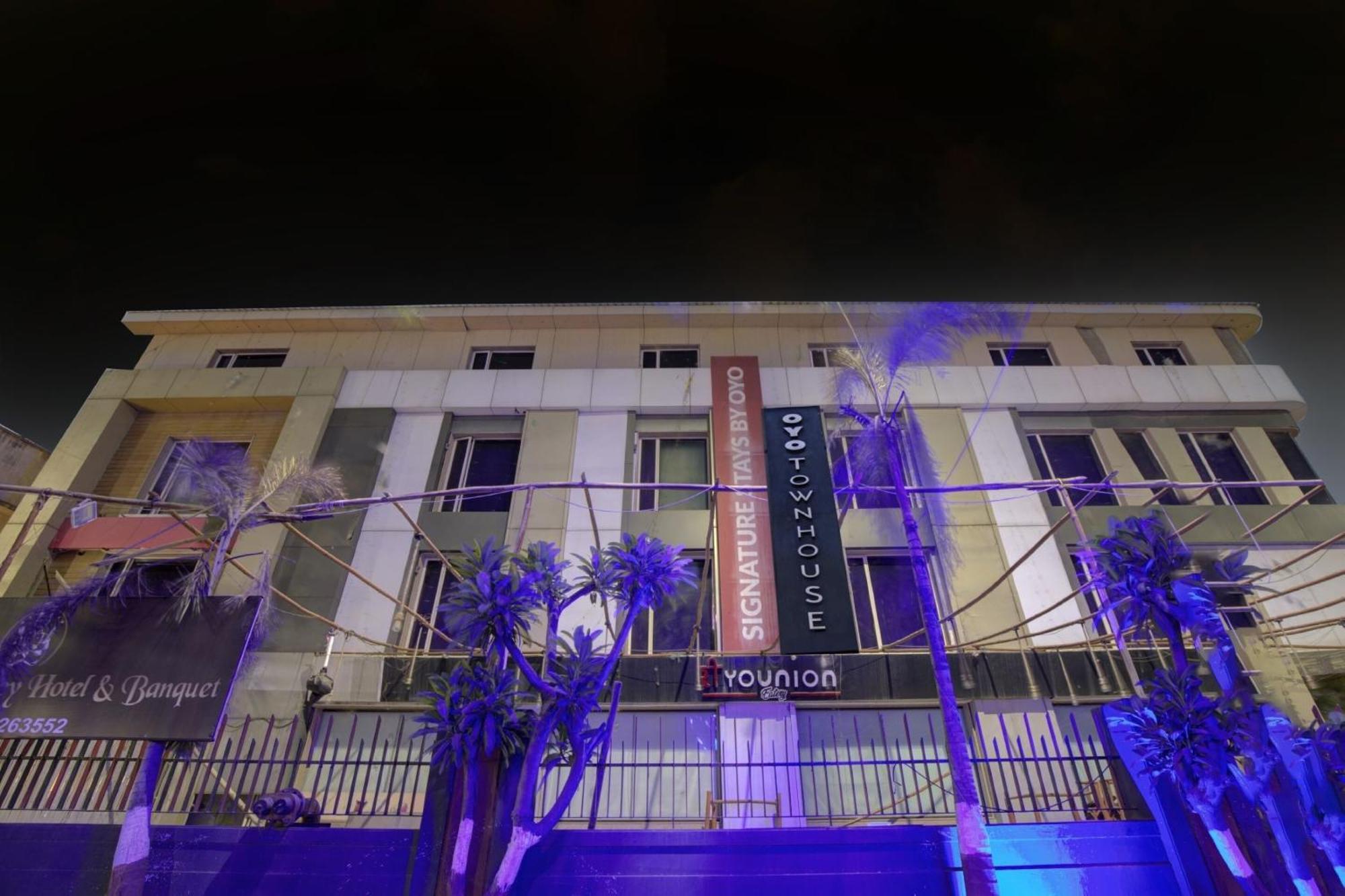 Hotel O The Kia Residency Hotel And Banquet Ahmedabad Exterior photo