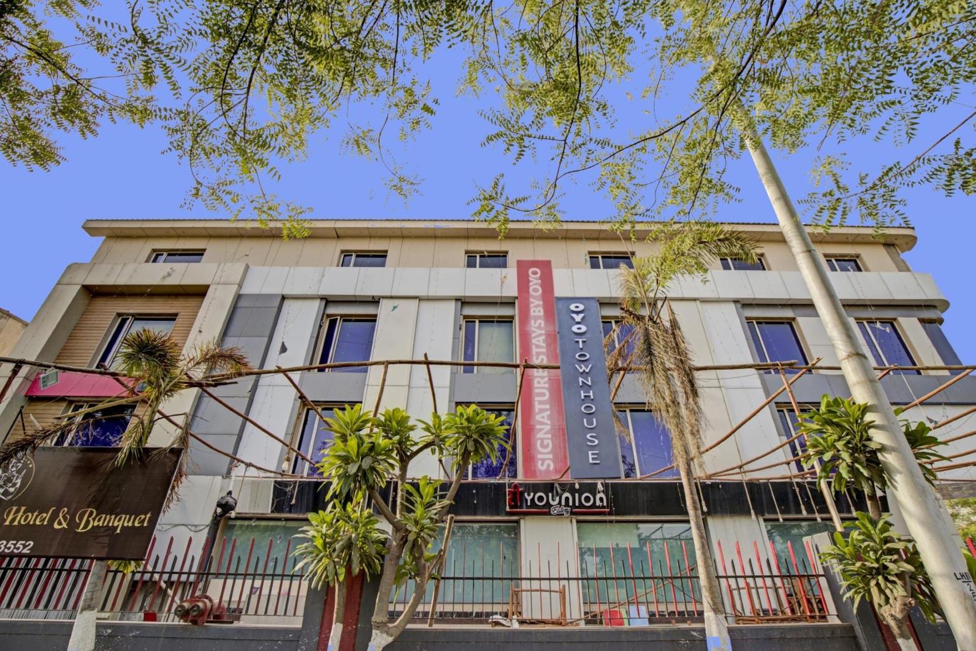 Hotel O The Kia Residency Hotel And Banquet Ahmedabad Exterior photo